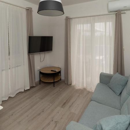 Apartments Happy ซูโกชัน ภายนอก รูปภาพ