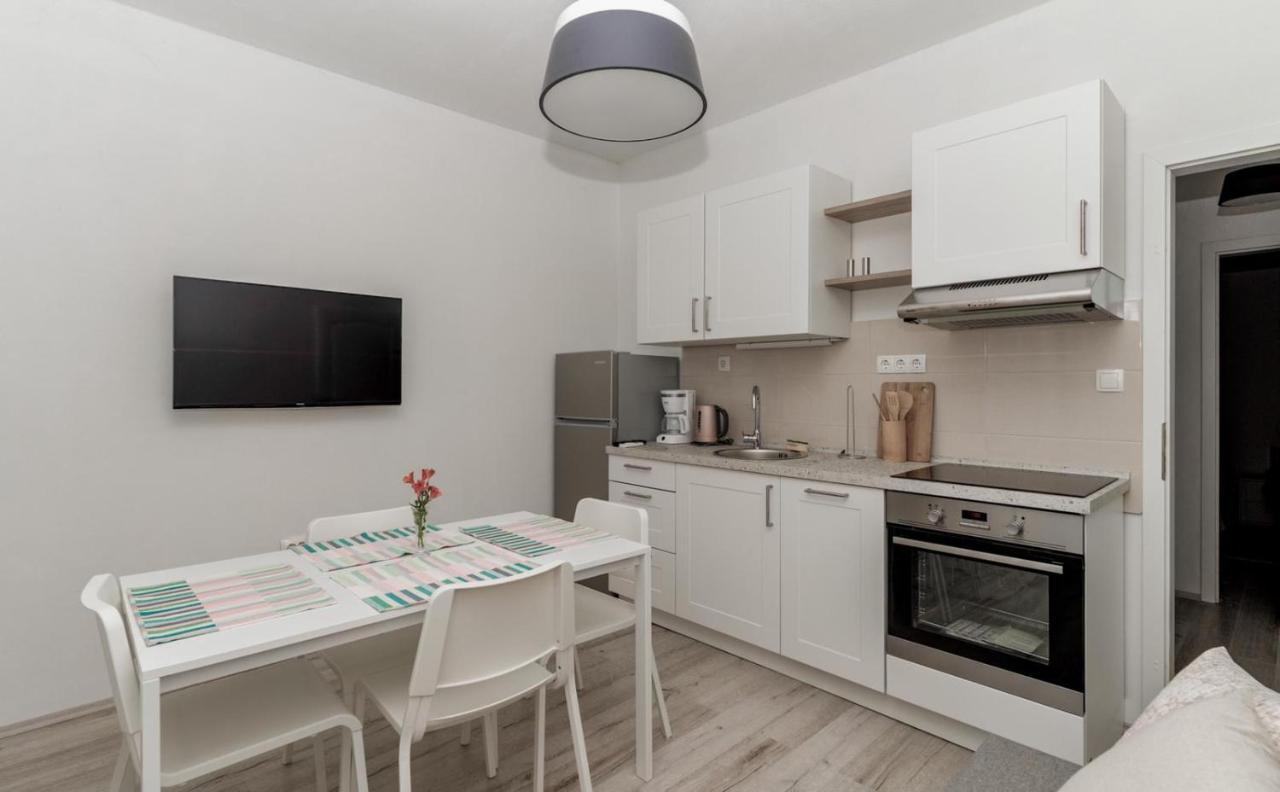 Apartments Happy ซูโกชัน ภายนอก รูปภาพ