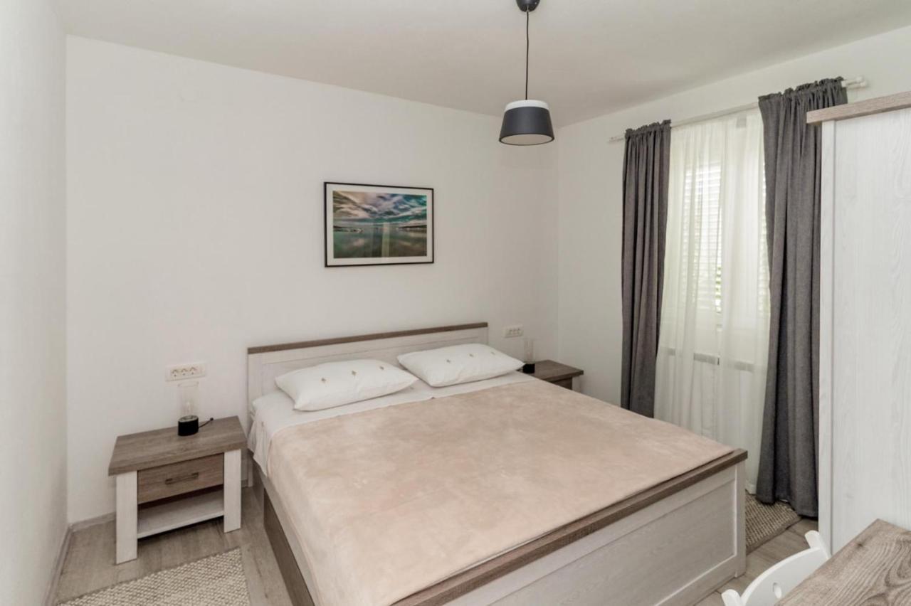 Apartments Happy ซูโกชัน ภายนอก รูปภาพ