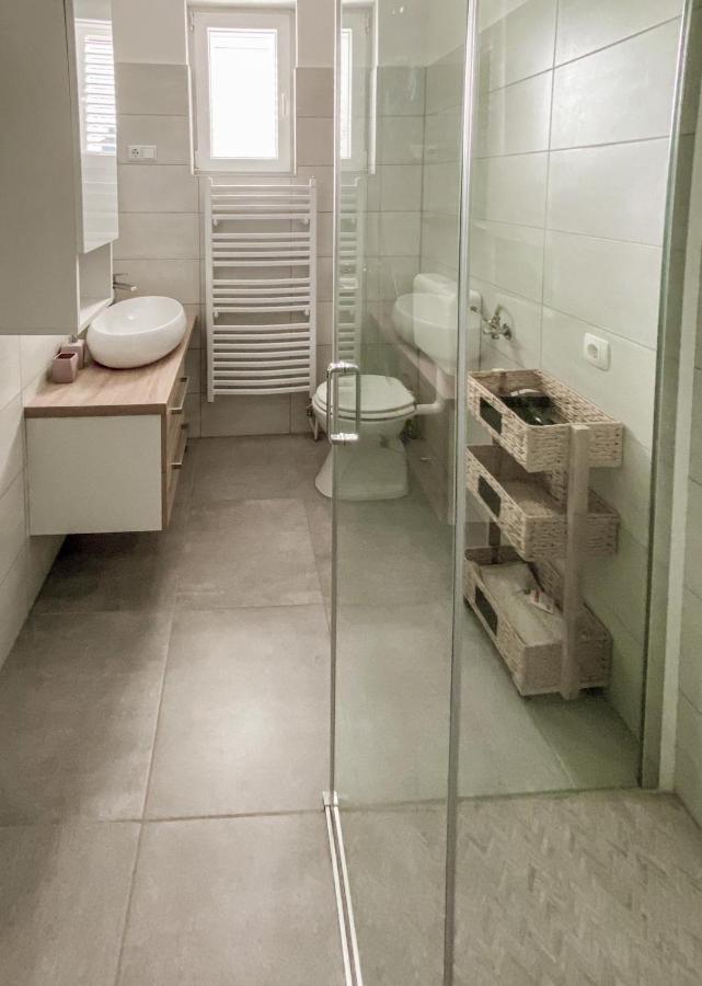 Apartments Happy ซูโกชัน ภายนอก รูปภาพ