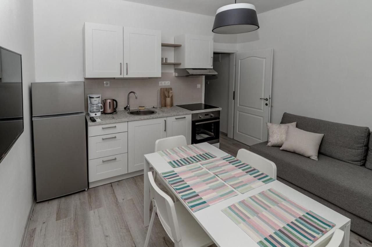 Apartments Happy ซูโกชัน ภายนอก รูปภาพ