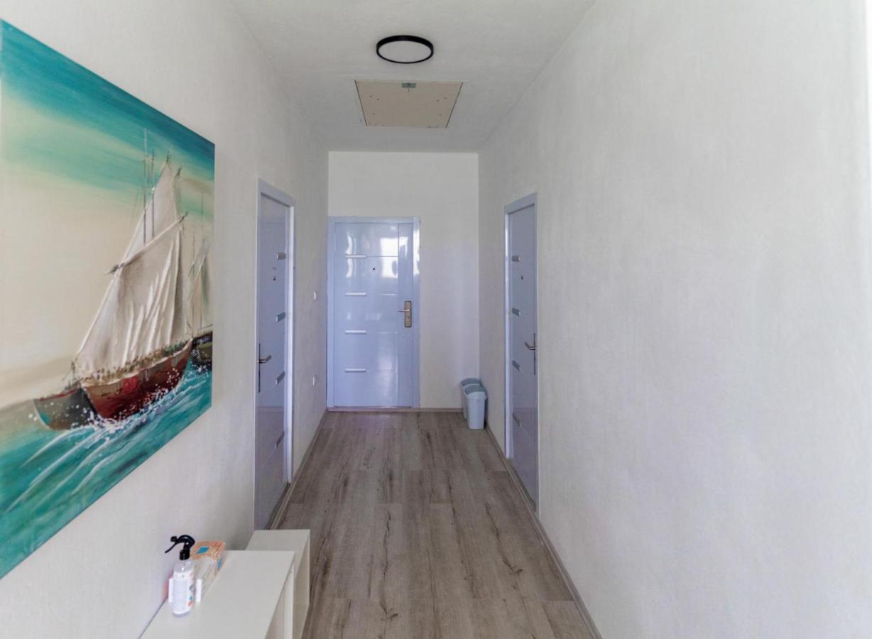 Apartments Happy ซูโกชัน ภายนอก รูปภาพ