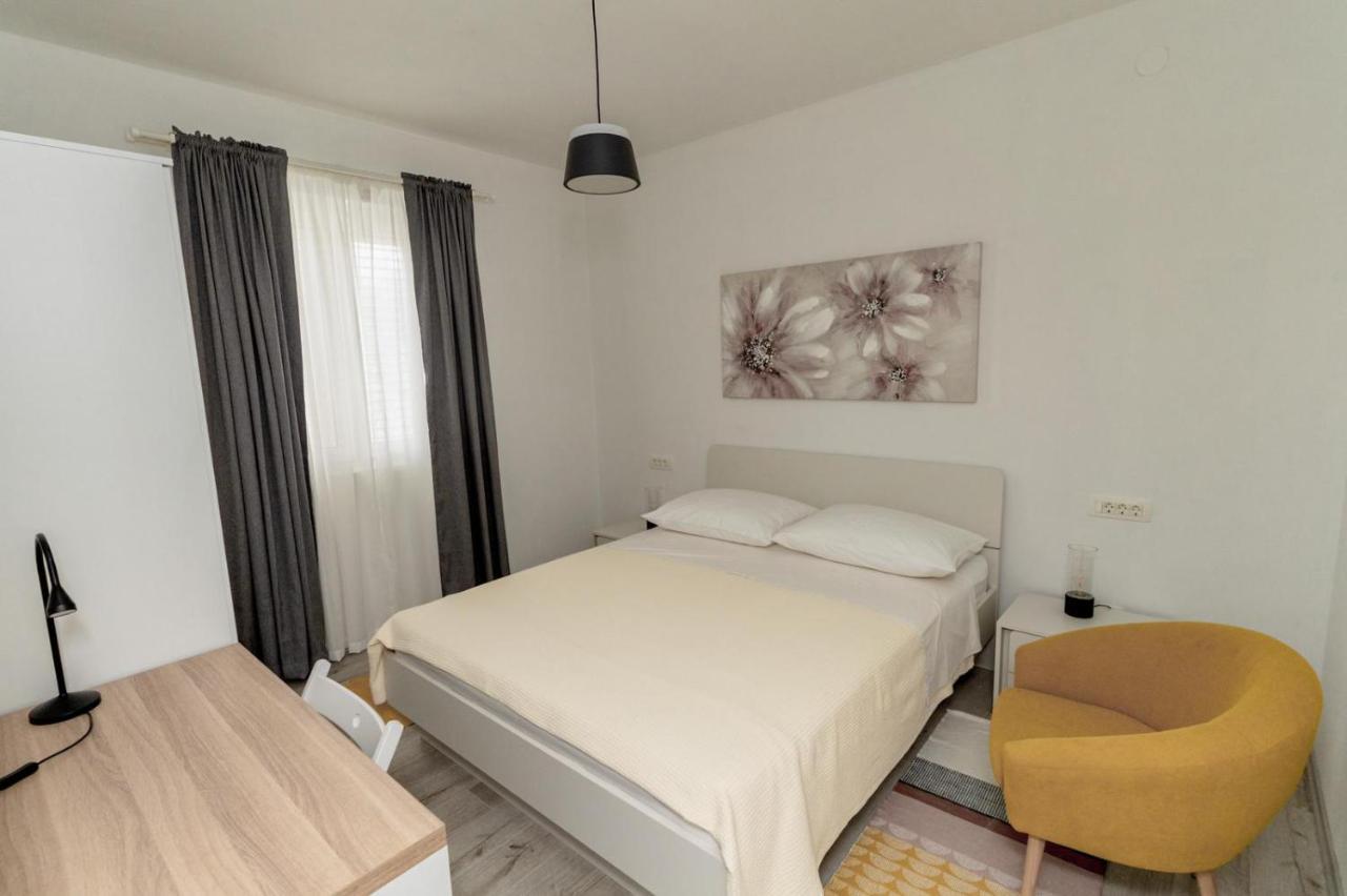 Apartments Happy ซูโกชัน ภายนอก รูปภาพ
