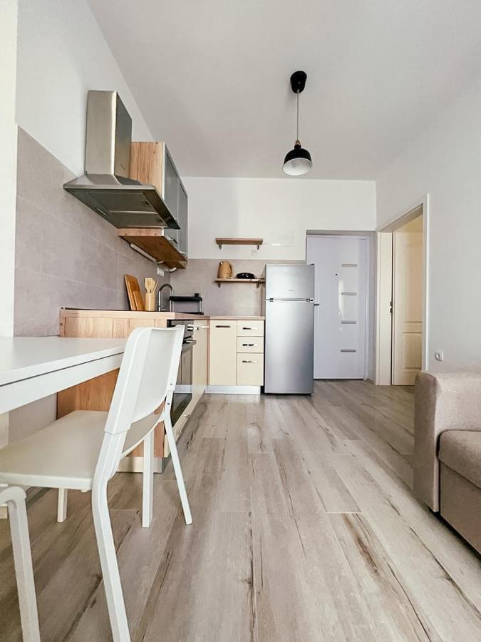 Apartments Happy ซูโกชัน ภายนอก รูปภาพ