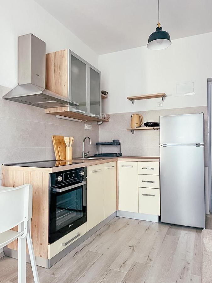 Apartments Happy ซูโกชัน ภายนอก รูปภาพ